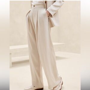 NWT Banana Republic Silky Pleated Wide-leg Pant